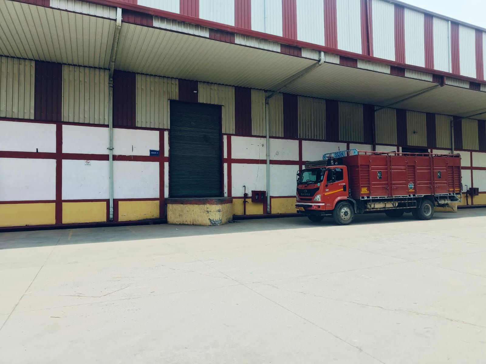 HyphenSCS-Warehouse-73425-4.png
