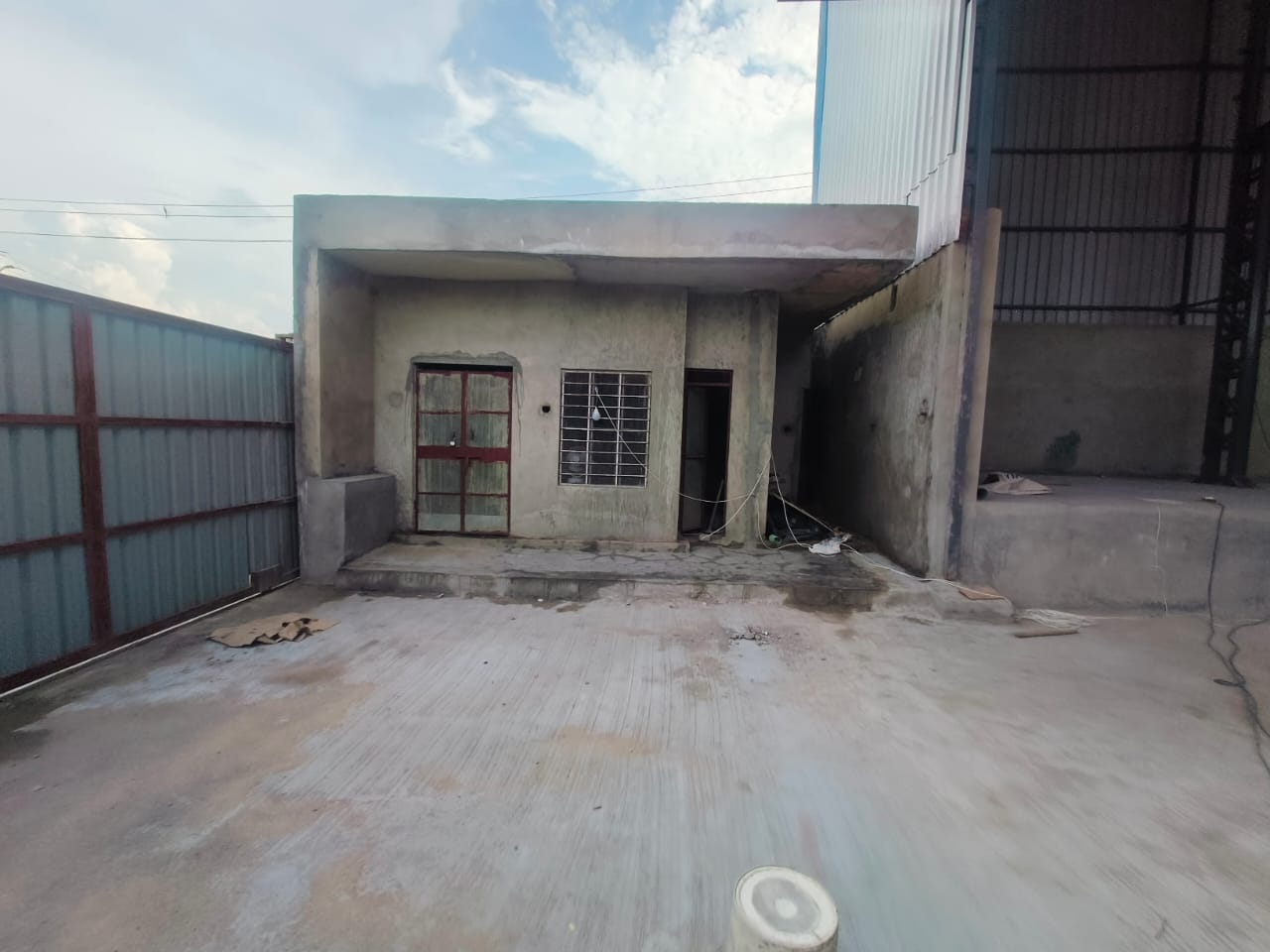 HyphenSCS-Warehouse-73426-0.png