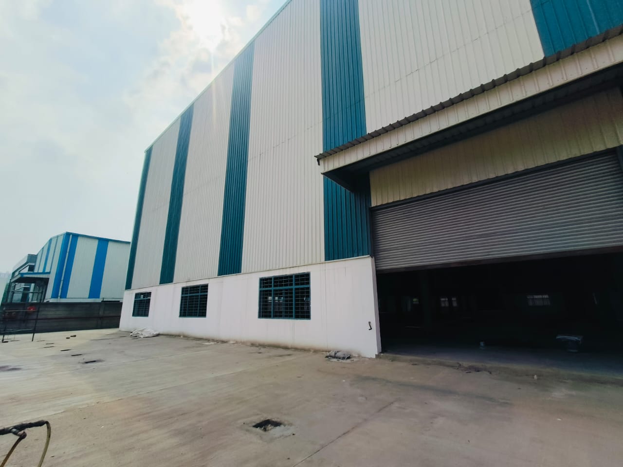 HyphenSCS-Warehouse-73476-2.png