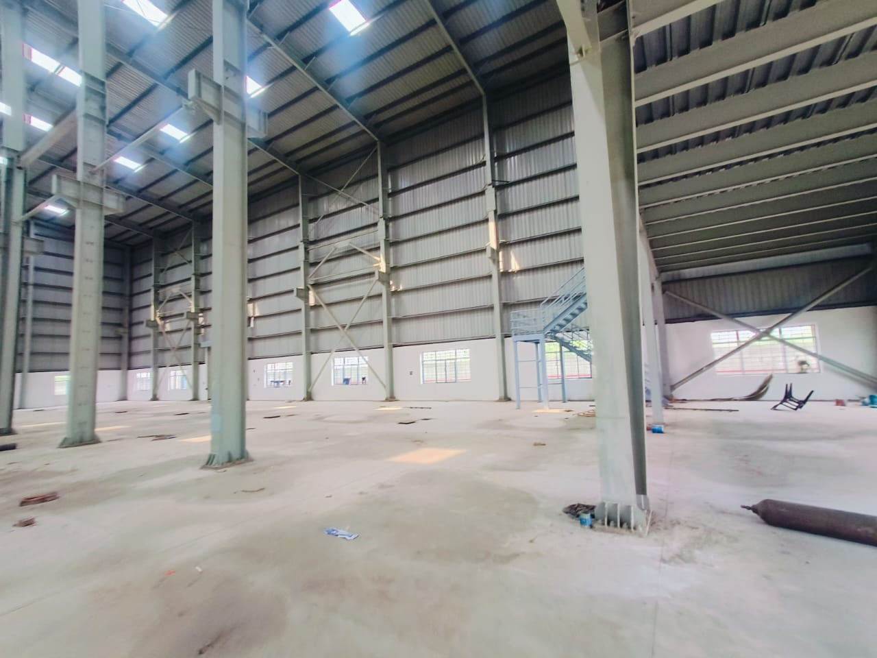 HyphenSCS-Warehouse-73476-6.png