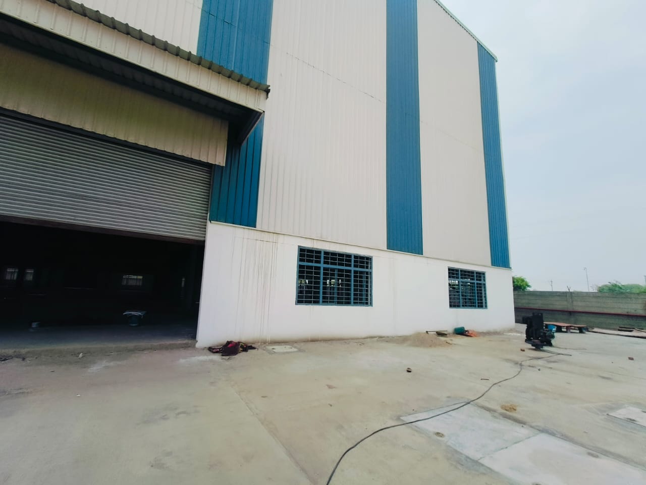 HyphenSCS-Warehouse-73476-8.png